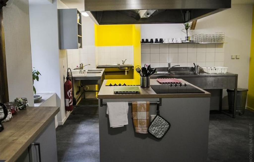 1861 Chatel Hostel Номер фото