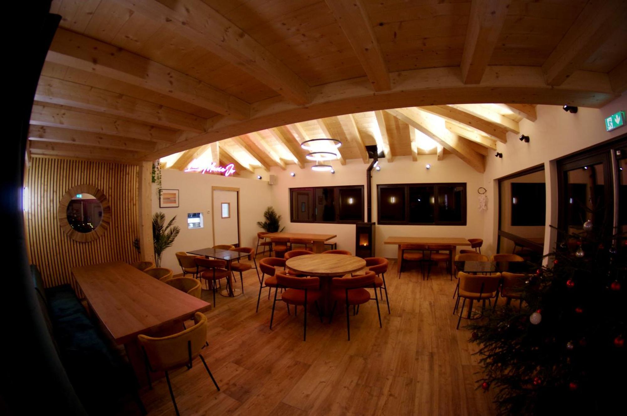 1861 Chatel Hostel Экстерьер фото