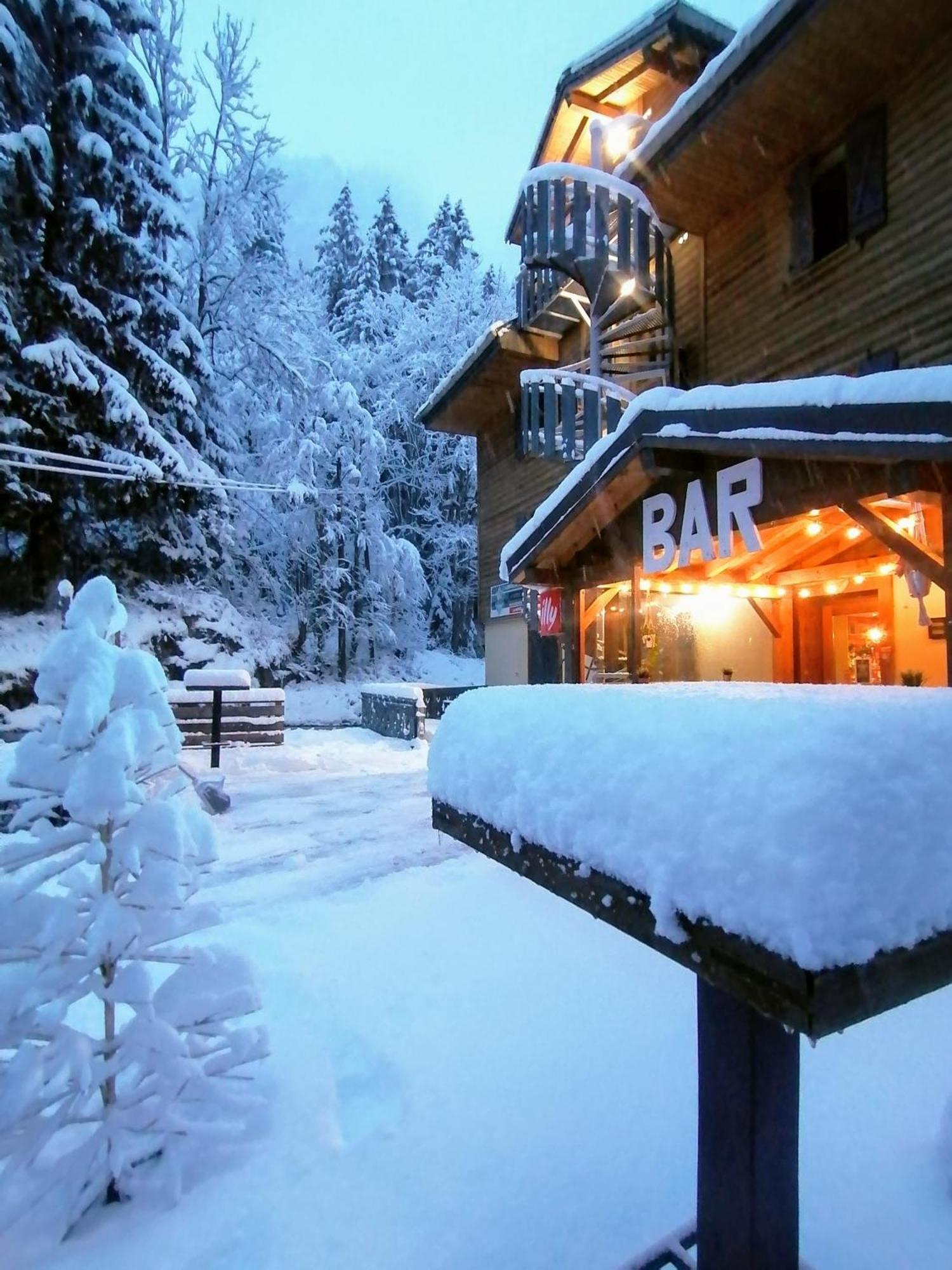 1861 Chatel Hostel Экстерьер фото